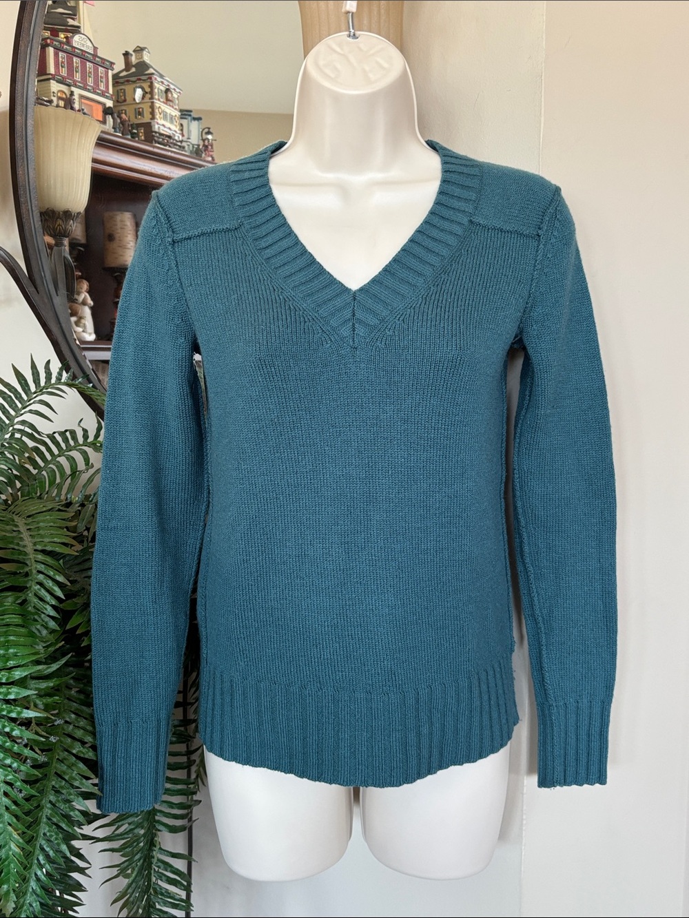 Banana Republic Extra Fine Italian Merino Wool Sweater Teal Blue V-Neck L/S Knit